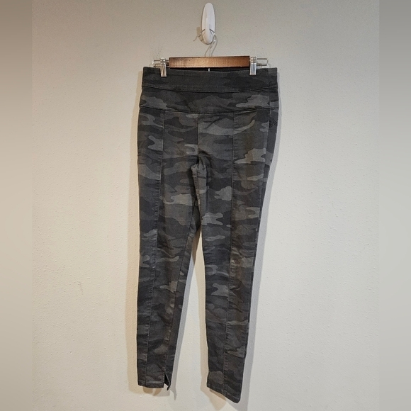 Democracy gut buster camo pants - Picture 1 of 9